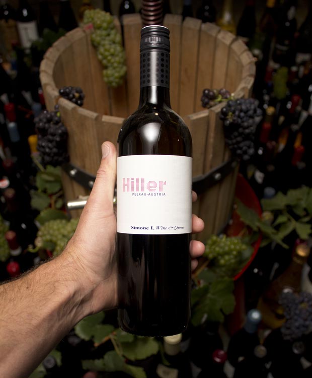 Hiller Simone I Wine & Queen Gruner Veltliner 2016