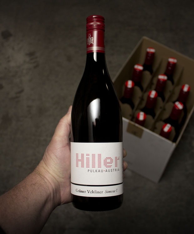 Hiller Simone I Wine & Queen Gruner Veltliner 2020