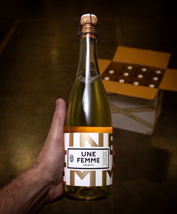 Une Femme Sparkling The Betty California NV